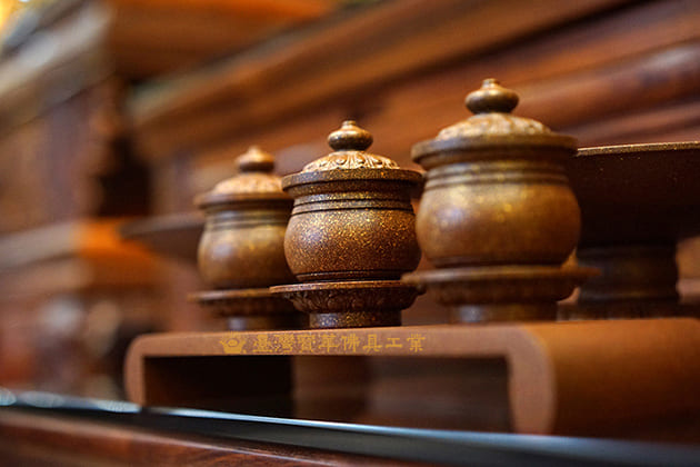 佛具-珊瑚紅-寶華-銅器-香爐-佛燈-供杯-茶几